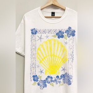 NWOT Coastal Shores Graphic Tee
